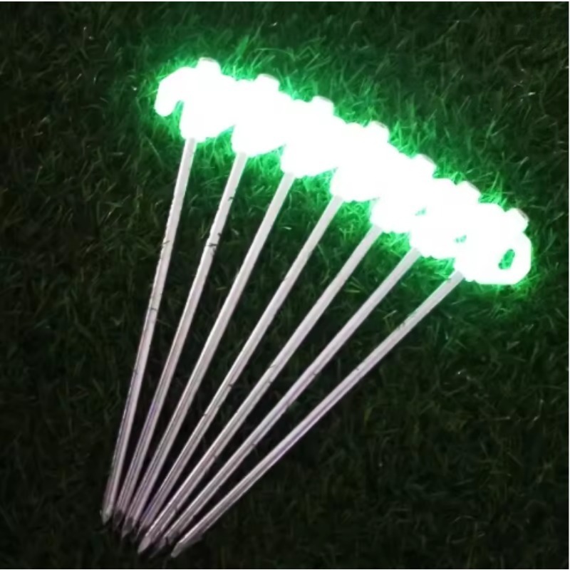 Świecące w ciemności kołki do  – Outdoor Power Stake recenzja i cena
